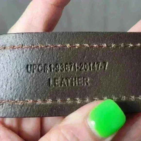 Dickes brownleather belt with gun metal buckle. size 46-48. - Picture 8 of 11